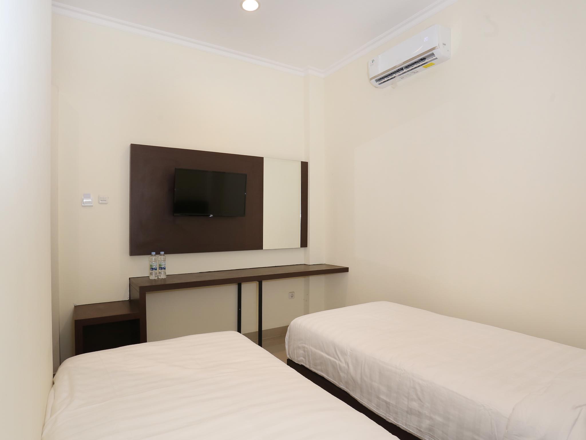 Collection O Yogyakarta Near Jalan Malioboro Formerly Alena Residence Exterior photo