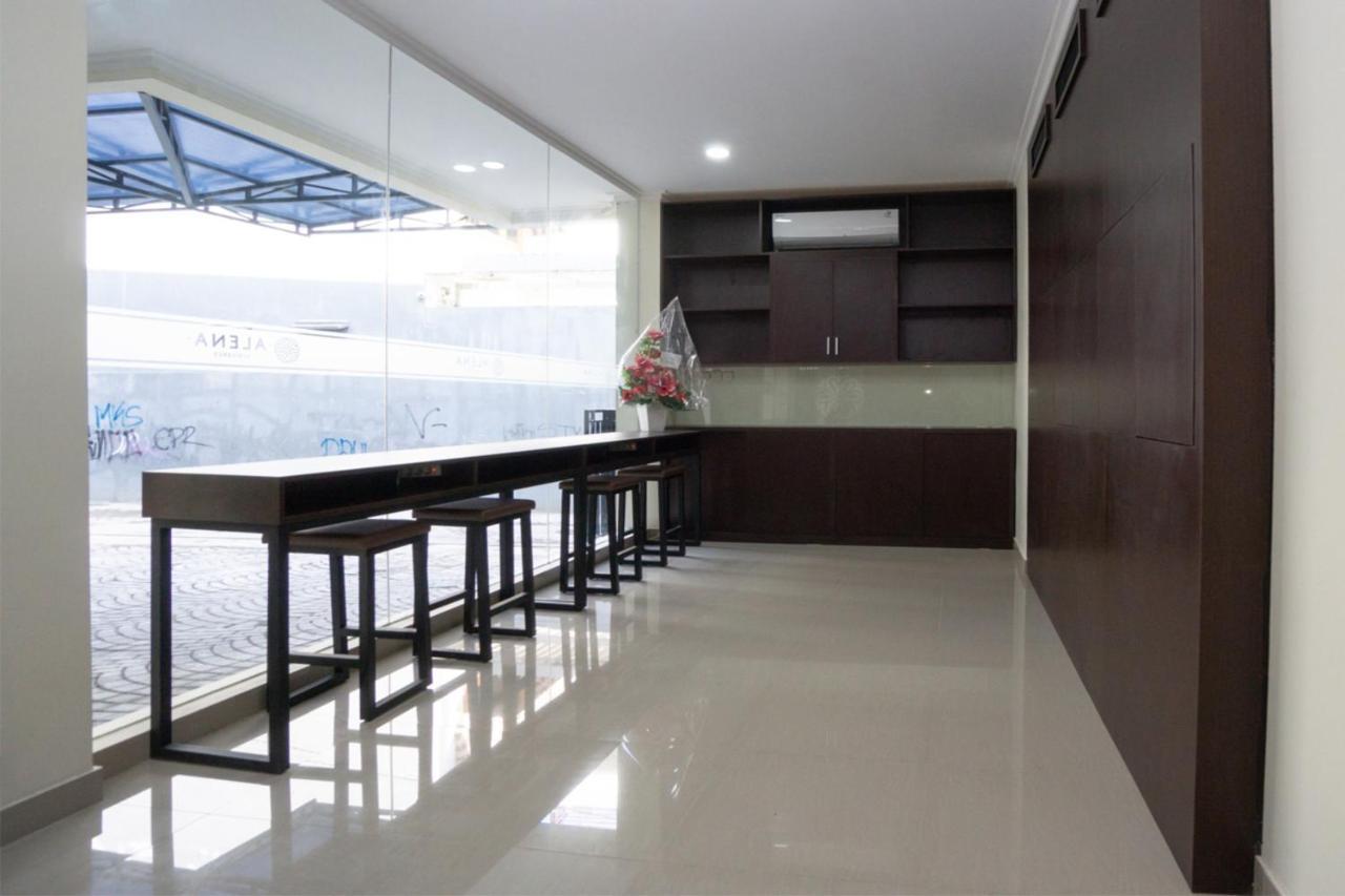 Collection O Yogyakarta Near Jalan Malioboro Formerly Alena Residence Exterior photo