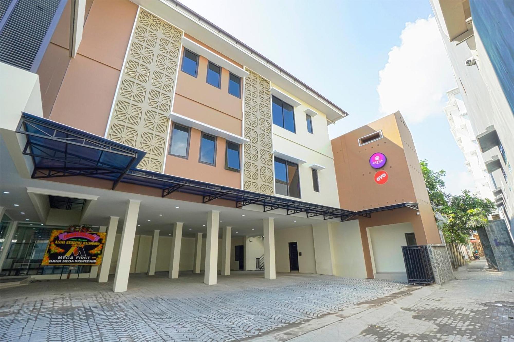 Collection O Yogyakarta Near Jalan Malioboro Formerly Alena Residence Exterior photo
