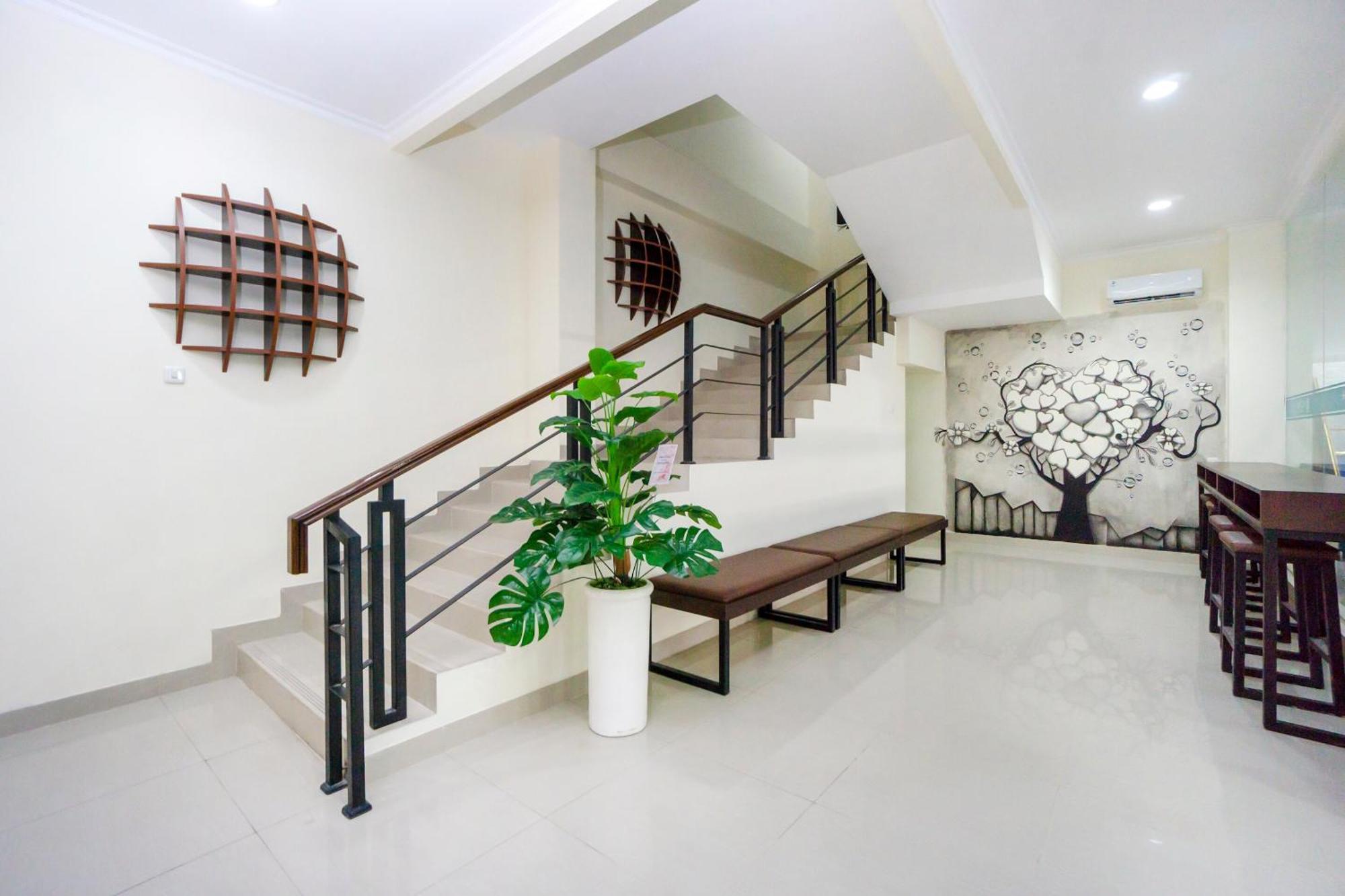 Collection O Yogyakarta Near Jalan Malioboro Formerly Alena Residence Exterior photo